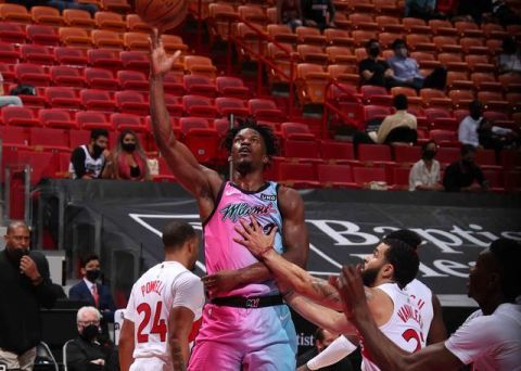  巴特勒三双热火力克雄鹿  