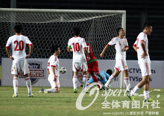  圣埃蒂安主场陷入僵局，零射正尴尬纪录延续连败